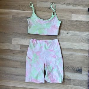 Fabletics biker short and reversible sports bra set
